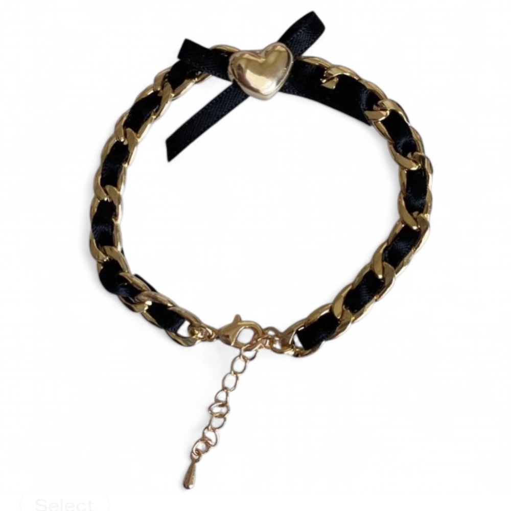 🛍️3/$20🛍️ Chic Gold and Black Heart Bracelet